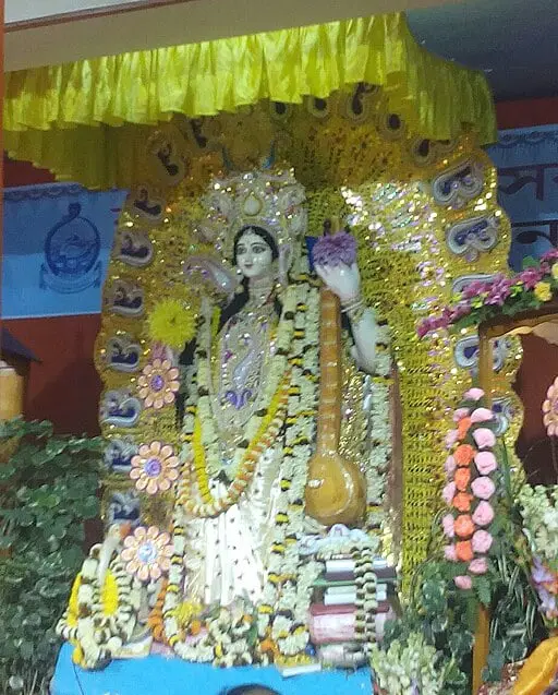 Saraswati Puja idol_at_BRKM_2016